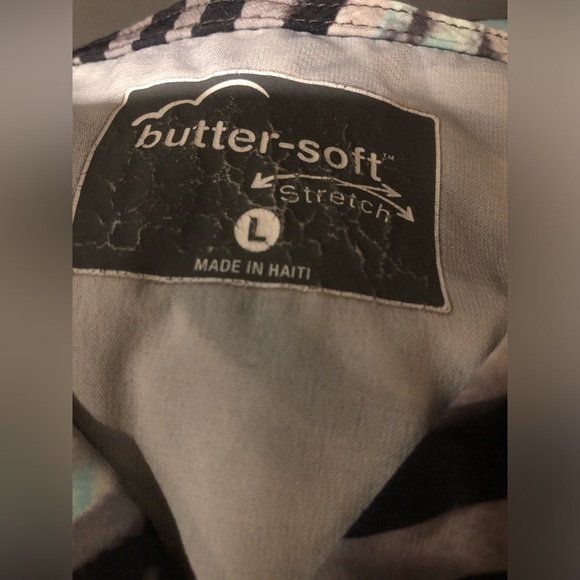 Butter-Soft Stretch zebra print women’s scrub top size large - Picture 6 of 7